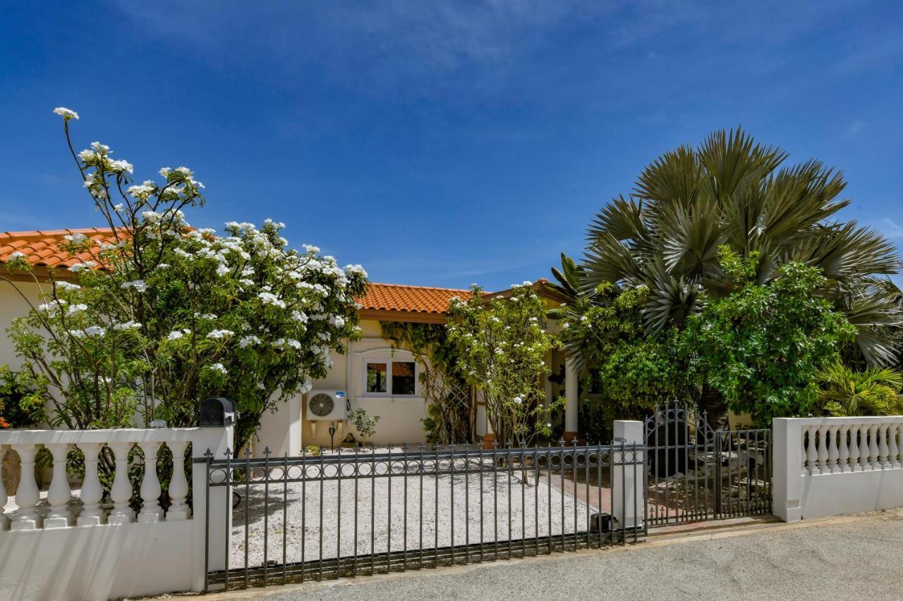 Villa Swiss Paradise With Private Pool Παλμ Μπιτς Εξωτερικό φωτογραφία
